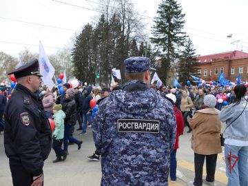 Росгвардейцы обеспечили правопорядок во время первомайских мероприятий в Томске