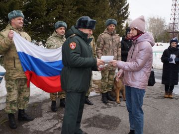 Школьники и студенты Томской области написали письма солдатам
