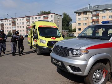 Росгвардия провела тренировку по обеспечению безопасности врачей скорой помощи в Томске