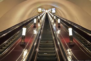 Объявлен конкурс на размещение рекламы в петербургском метро в течение 10 лет