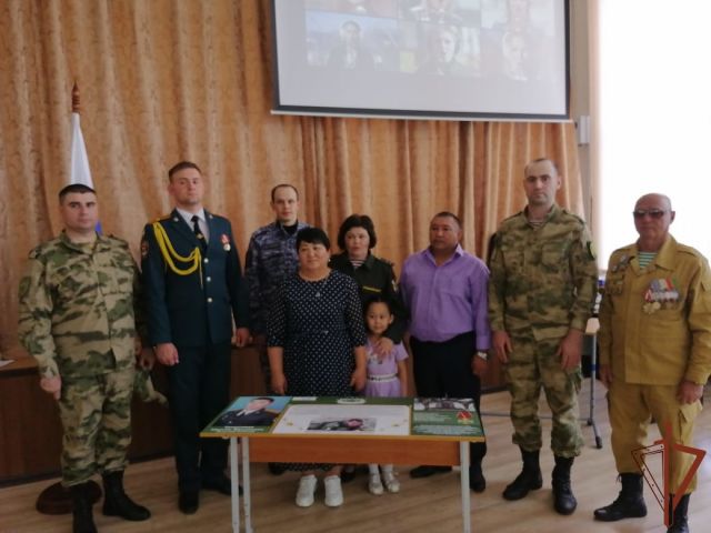 «Парту Героя» в честь офицера Росгвардии открыли в Челябинской области