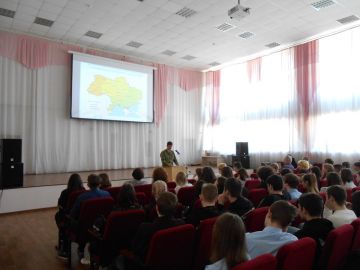 Открытые уроки о значении специальной военной операции проходят в учебных заведениях Томской области