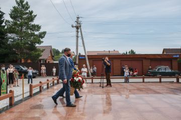 В Нижних Кинерках открыли памятник героям Великой Отечественной войны. Возведение обновлённого мемориала спонсировал Холдинг «ТопПром»