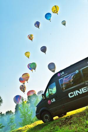 Яркое лето с автобусом LG CINEMA 3D Smart TV