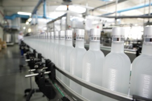 Крепкие связи: холдинг Global Spirits начал выпускать водку в Беларуси