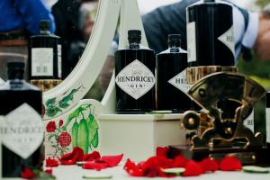 Шотландский джин Hendrick’s на велопараде Tweed Ride: истинно английская эстетика