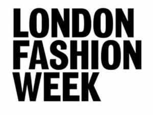 На лондонской неделе моды дизайнеры ароматизируют свои показы