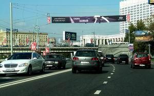 Московская Городская Реклама разместила Infiniti на перетяжках
