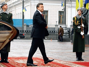 Виктор Янукович замыкает тройку рекламных лидеров Украины