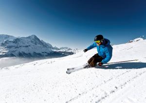 Бесплатные уроки в горнолыжных школах швейцарского курорта Ароза от туроператора ICS Travel Group
