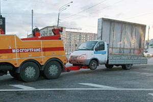 Власти Москвы борются с нелегальной рекламой на улицах города