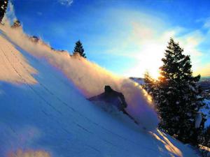 Туроператор ICS Travel Group приглашает провести Новогодние каникулы на горных лыжах в Австрии!