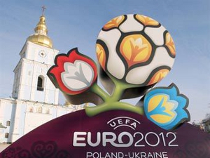О продаже билетов на Чемпионат Европы по футболу 2012 года украинцы  узнают из наружной рекламы