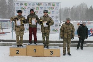 Победителями чемпионата Сибирского округа по зимнему офицерскому троеборью стали росгвардейцы из Томской области