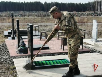 Росгвардейцы облагородили могилы участников Великой Отечественной войны на северском кладбище
