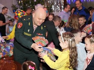 В Томской области прошла новогодняя елка командира дивизии