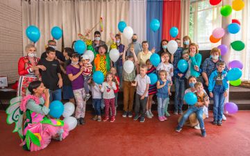 Лето начинается с добра: сотрудники отеля Yalta Intourist организовали праздник в подшефном центре