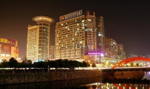 В китайском Юнкане открылась 6-я Международная выставка дверной промышленности