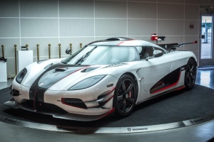 Мегакар Koenigsegg One:1 добился максимальной производительности с Castrol EDGE