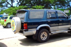 Суд подтвердил штраф за рекламу Toyota Land Cruiser, заезжающего на тротуар