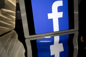Facebook раскритиковали за проверку эмоций 700 000 пользователей