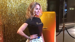 Золотой холодильник SMEG блистает на вечеринке InStyle Charity Beauty Bar в ЦУМе