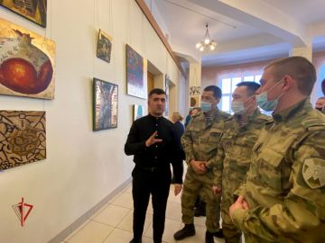 В Новосибирске открылась выставка картин офицера Северского соединения Росгвардии