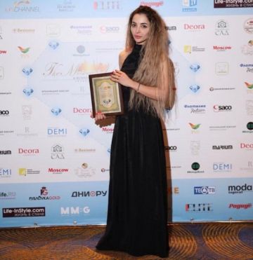 Мадина Байрамукова получила премию Дебют года в пластической хирургии