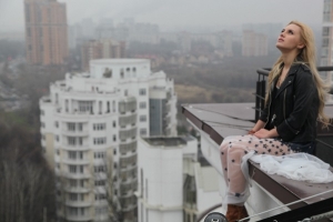 Певица Даша Русакова порадовала поклонников новой песней с неромантичным названием «Чердак»