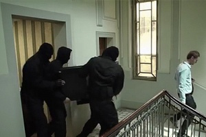 Арбитражный суд утвердил штрафы за рекламу дверей Torex с "инструкцией" для грабителей