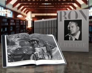 Книги серии "Л. Рон Хаббард" в библиотеке имени Леси Украинки