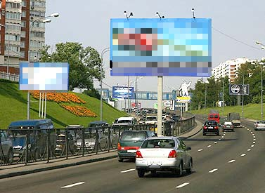 Рекламы на улицах Москвы поубавится
