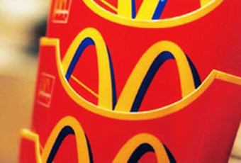 Еда в Макдоналдс кажется детям вкуснее из-за упаковки