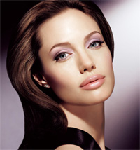 Анджелина Джоли продолжает сниматься для Shiseido