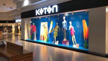Летние комплекты оформления витрин магазинов Koton