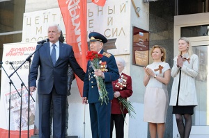 «Главпродукт», еженедельник «Аргументы и факты»  и Музей Вооруженных Сил поздравили ветеранов в Москве