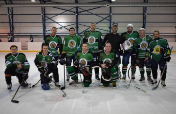 Команда УВД Зеленограда по хоккею вышла в четвертьфинал