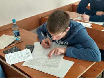 Более 500 школьников Алтайского края приняли участие в открытой предметной олимпиаде АлтГУ по физике