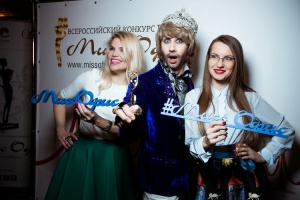 В Арт-кафе «Дуровъ» прошла встреча конкурса «Мисс Офис»