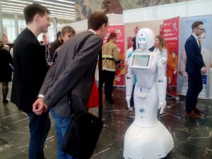 Впервые на ярмарке вакансий для молодёжи принял участие робот-промоутер