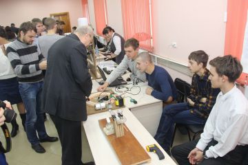 Международную конференцию в АлтГУ открыла выставки робототехники молодежи
