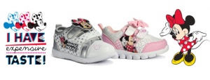 Яркая обувь для девочек торговой марки «Минни Маус»