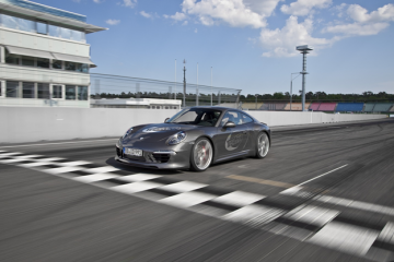 Porsche стал автомобилем безопасности на ЧМ по гонкам на выносливость FIA WEC