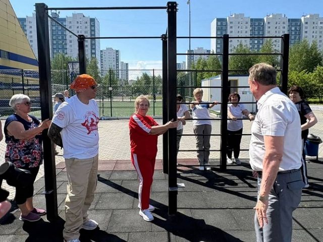 Депутаты проинспектировали три десятка спортзон Нижневартовска и назвали лучшие