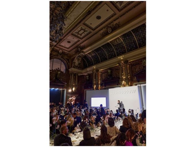 R4S предоставила исторический зал «Елисеевского» для 13-го Благотворительного аукциона Фонда Cosmoscow в поддержку современного искусства