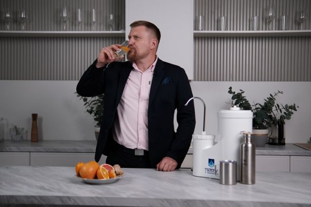 Виктор Кордюков, руководитель компании ПВВК, раскрывает секрет технологии, которая очищает воду и сохраняет полезные минералы