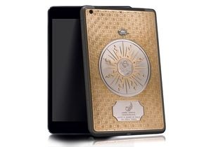 Итальянские ювелиры создали iPad mini из золота