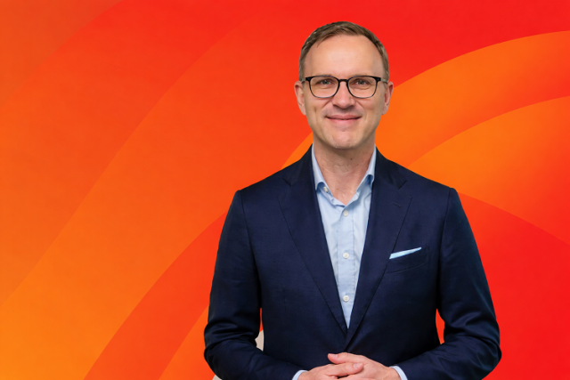Топ-менеджер Oriflame перешел в QNET