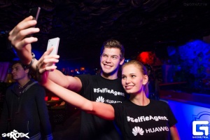 Huawei Selfie-агенты теперь в деле!  Ищи в клубах ночного Киева!