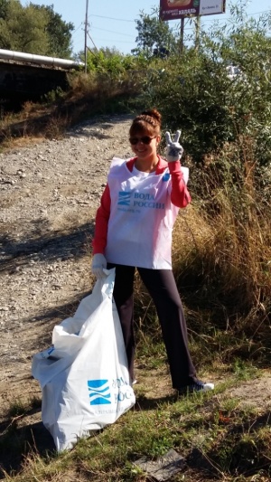 Участники акции «Нашим рекам и озерам – чистые берега» очистили от мусора реку Кубань в Карачаево-Черкессии